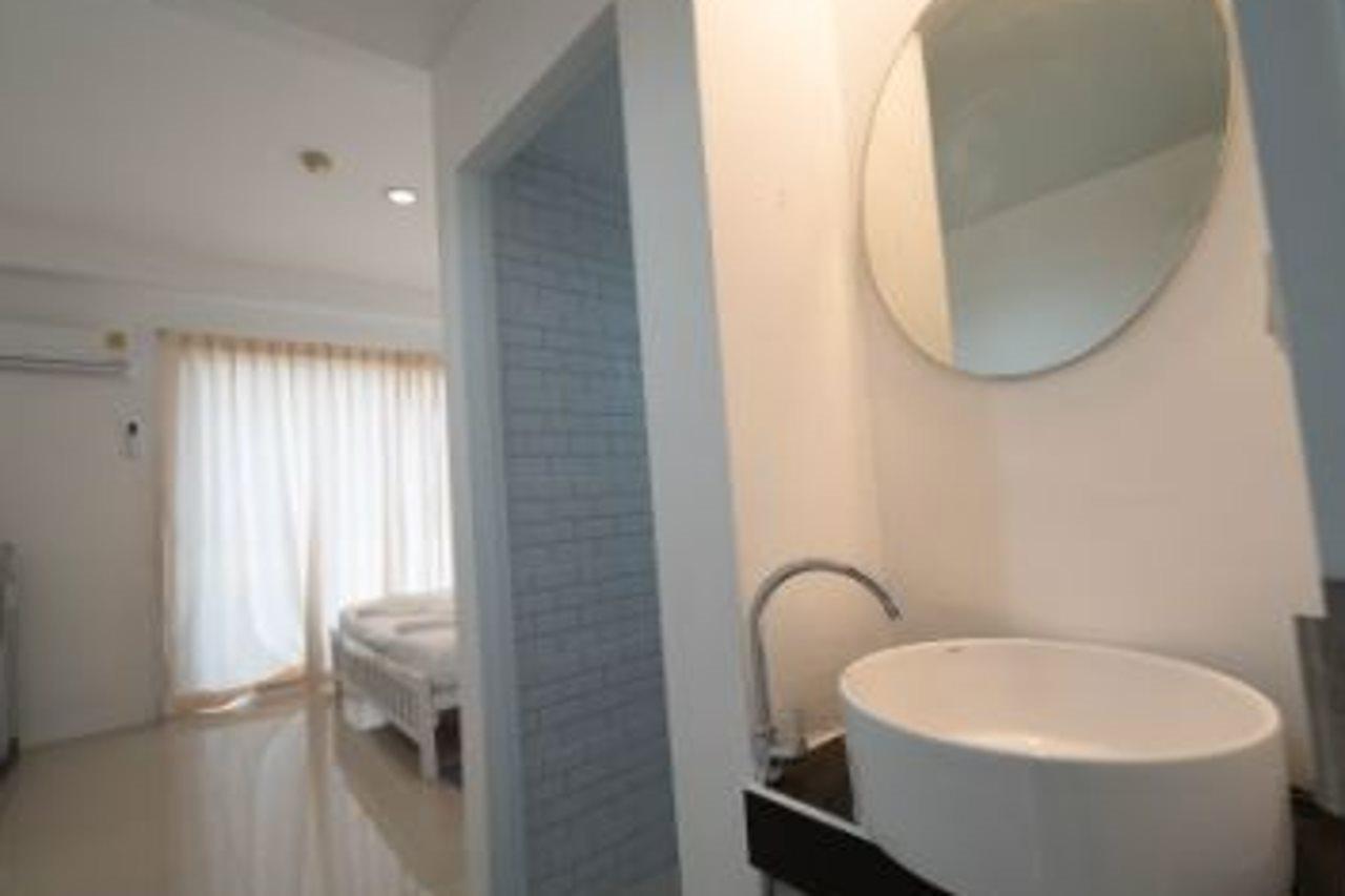 Roomquest Bangkok Sukhumvit 50 エクステリア 写真