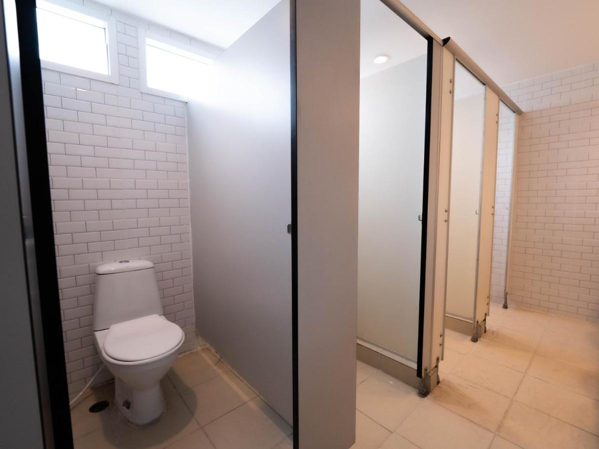 Roomquest Bangkok Sukhumvit 50 エクステリア 写真