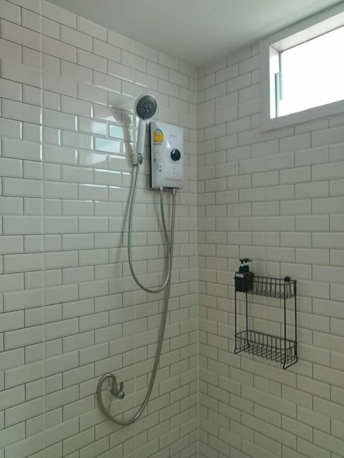 Roomquest Bangkok Sukhumvit 50 エクステリア 写真
