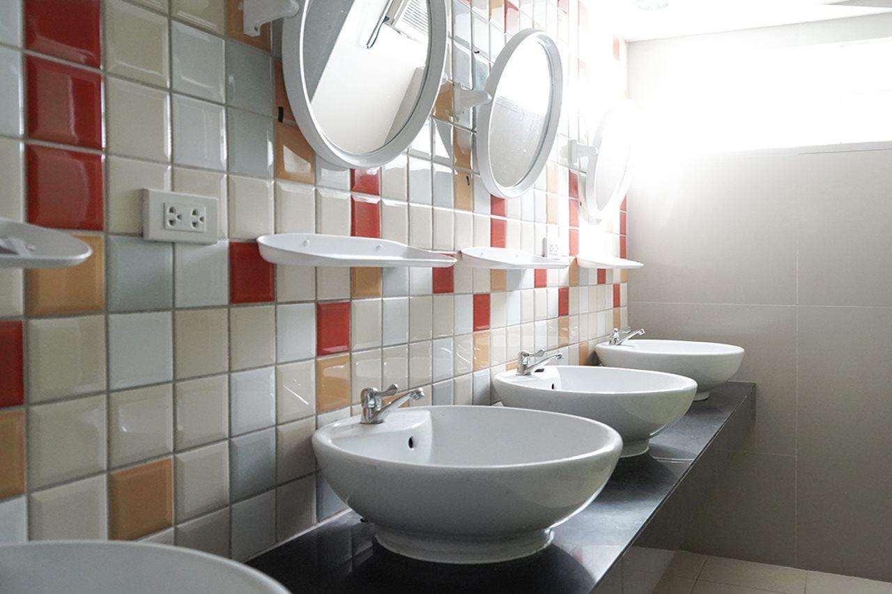 Roomquest Bangkok Sukhumvit 50 エクステリア 写真